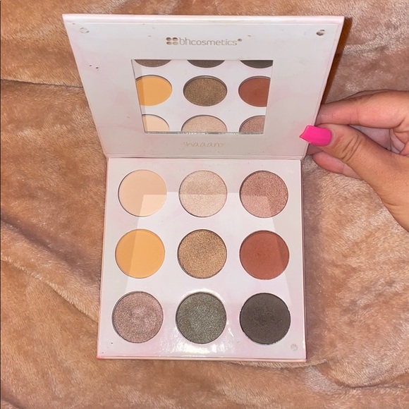 BH Cosmetics Shaaanxo Eyeshadow & Lip Palette - Picture 3 of 11